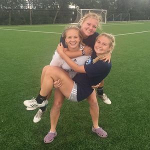 Meet your Posher, Emily